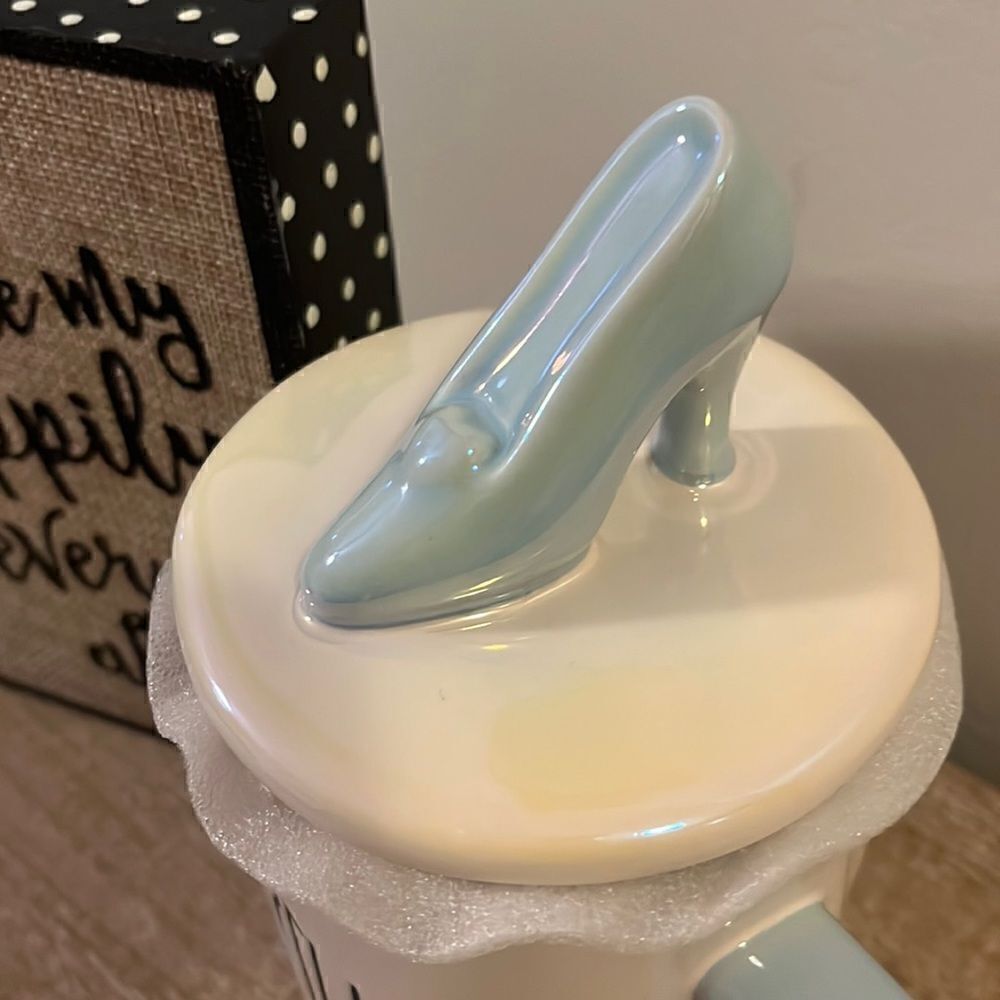 RAE DUNN NWT CINDERELLA MUG WITH TOPPER - Picture 2 of 4
